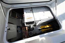 brsh9b9kd1.jpg