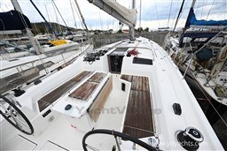 6kzrv7tadx.jpg