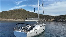 Hanse-458-used-for-sale-greece