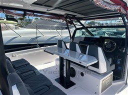 8bno27mc9a.jpg