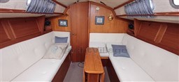 aro8243ad8.jpg