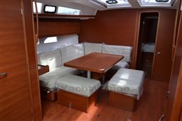 Dufour_460_dinette