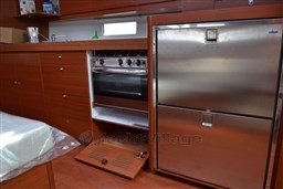 Dufour_460_Cucina04