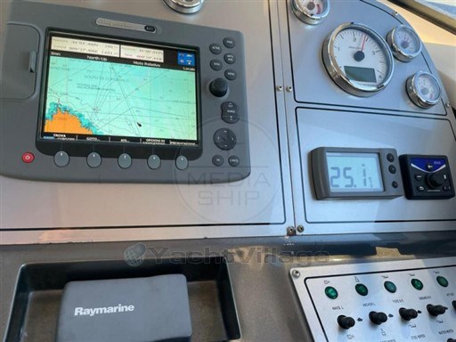 CAYMAN YACHTS - CAYMAN 48 - electronic