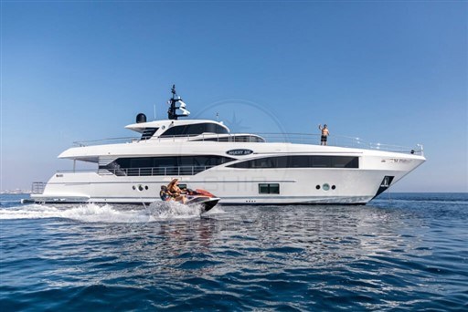 GULF CRAFT - MAJESTY 100 - exteriors