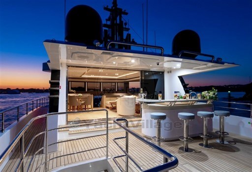GULF CRAFT - MAJESTY 100 - exteriors
