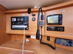 DELPHIA YACHTS - DELPHIA 40 - electronic