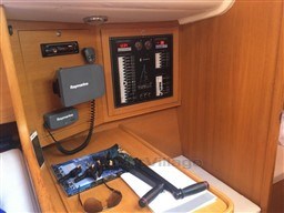 COMAR YACHTS - COMET 41S - electronic