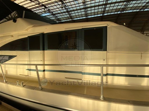GUY MARINE - GUY COUACH 2100 - exteriors