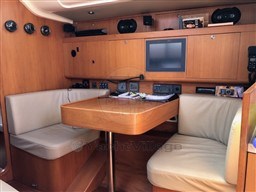 COMAR YACHTS - COMET 51S - electronic