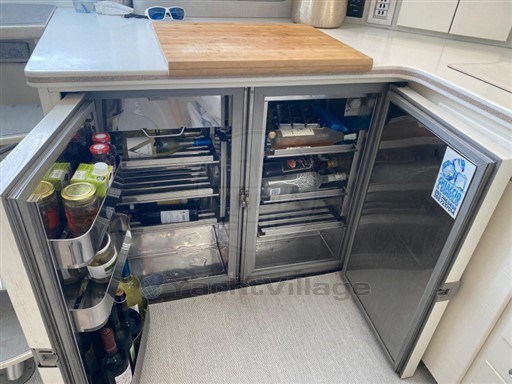 LUHRS - LUHRS 380 - interiors