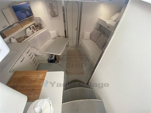 LUHRS - LUHRS 380 - interiors