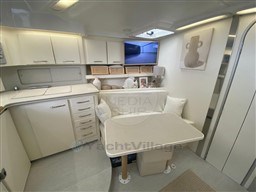 LUHRS - LUHRS 380 - interiors