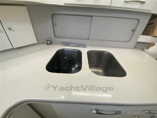 LUHRS - LUHRS 380 - interiors