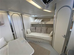 LUHRS - LUHRS 380 - interiors