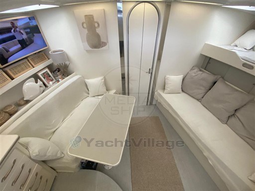 LUHRS - LUHRS 380 - interiors