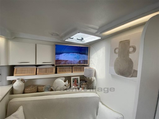 LUHRS - LUHRS 380 - interiors