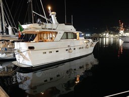 HATTERAS YACHTS - HATTERAS 53 - exteriors