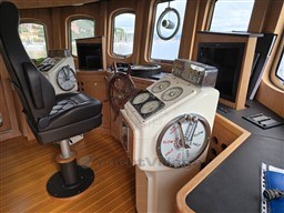 HUMBER ST. ANDREWS - RIMORCHIATORE 27 MT - electronic