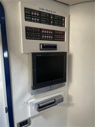 QERRE - QR 45 - interiors