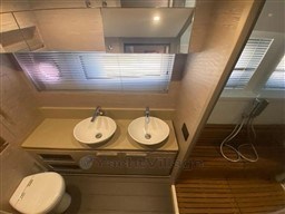 CAYMAN YACHTS - CAYMAN 600 - interiors