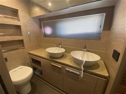 CAYMAN YACHTS - CAYMAN 600 - interiors