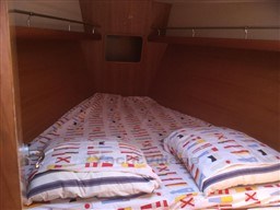COMAR YACHTS - COMET 38s - interiors