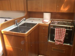 COMAR YACHTS - COMET 38s - interiors