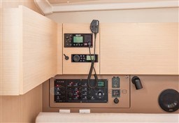 BENETEAU - OCEANIS 38.1 - electronic