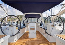 BENETEAU - OCEANIS 38.1 - exteriors