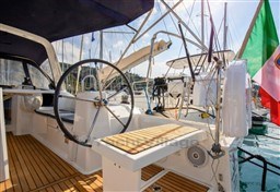 BENETEAU - OCEANIS 38.1 - exteriors