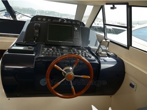 CAYMAN YACHTS - CAYMAN 58 - electronic