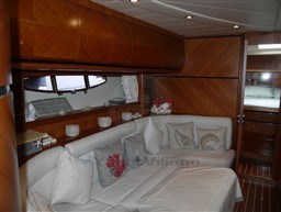 CAYMAN YACHTS - CAYMAN 58 - interiors