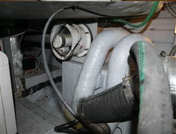 CAYMAN YACHTS - CAYMAN 58 - systems