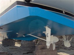 UNIESSE - GIANT FLY - exteriors