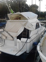 UNIESSE - GIANT FLY - exteriors