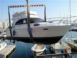 UNIESSE - GIANT FLY - exteriors