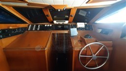 FERRETTI - FERRETTI ALTURA 422 - interiors