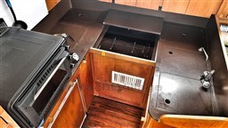 FERRETTI - FERRETTI ALTURA 422 - interiors