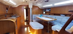COMAR YACHTS - COMET 45s - interiors