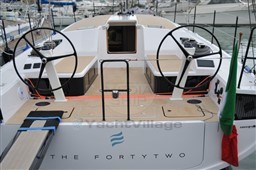 ELEVA YACHTS - THE FORTYTWO - exteriors