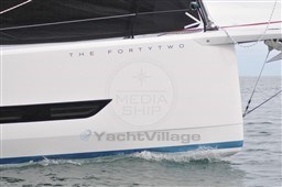 ELEVA YACHTS - THE FORTYTWO - exteriors
