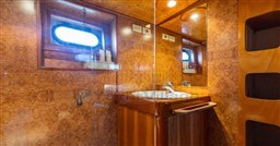 CANTIERE NAVALE DI CHIAVARI - HERON 21 - interiors