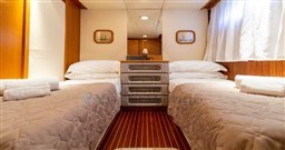CANTIERE NAVALE DI CHIAVARI - HERON 21 - interiors
