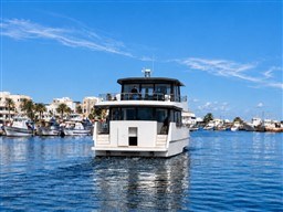 AMARAL D.O.O. - AMARAL WAVERUNNER 76 - exteriors