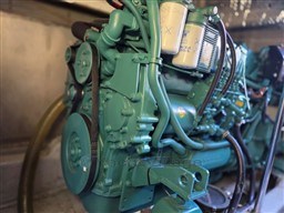 UNIESSE - UNIESSE 42 - motors