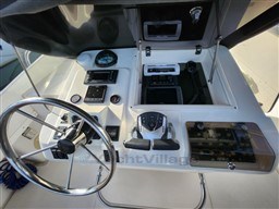 INTREPID - INTREPID 3560 CUDDY - electronic