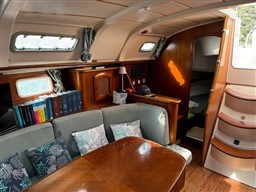 BENETEAU - OCEANIS 381 CLIPPER - interiors