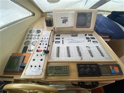 FERRETTI - FERRETTI 52 S - electronic