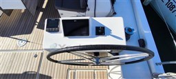DUFOUR YACHTS - DUFOUR 530 - exteriors